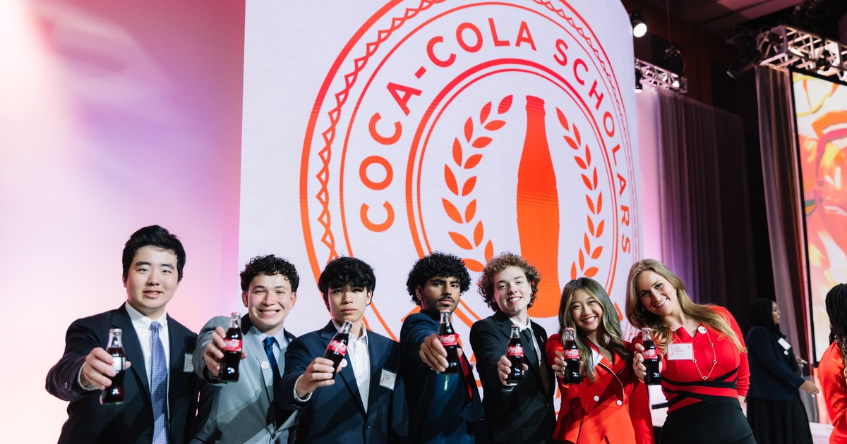Coca-Cola Scholars Program: Who Can Apply for the $20,000 Award (2026–2027 Graduates)